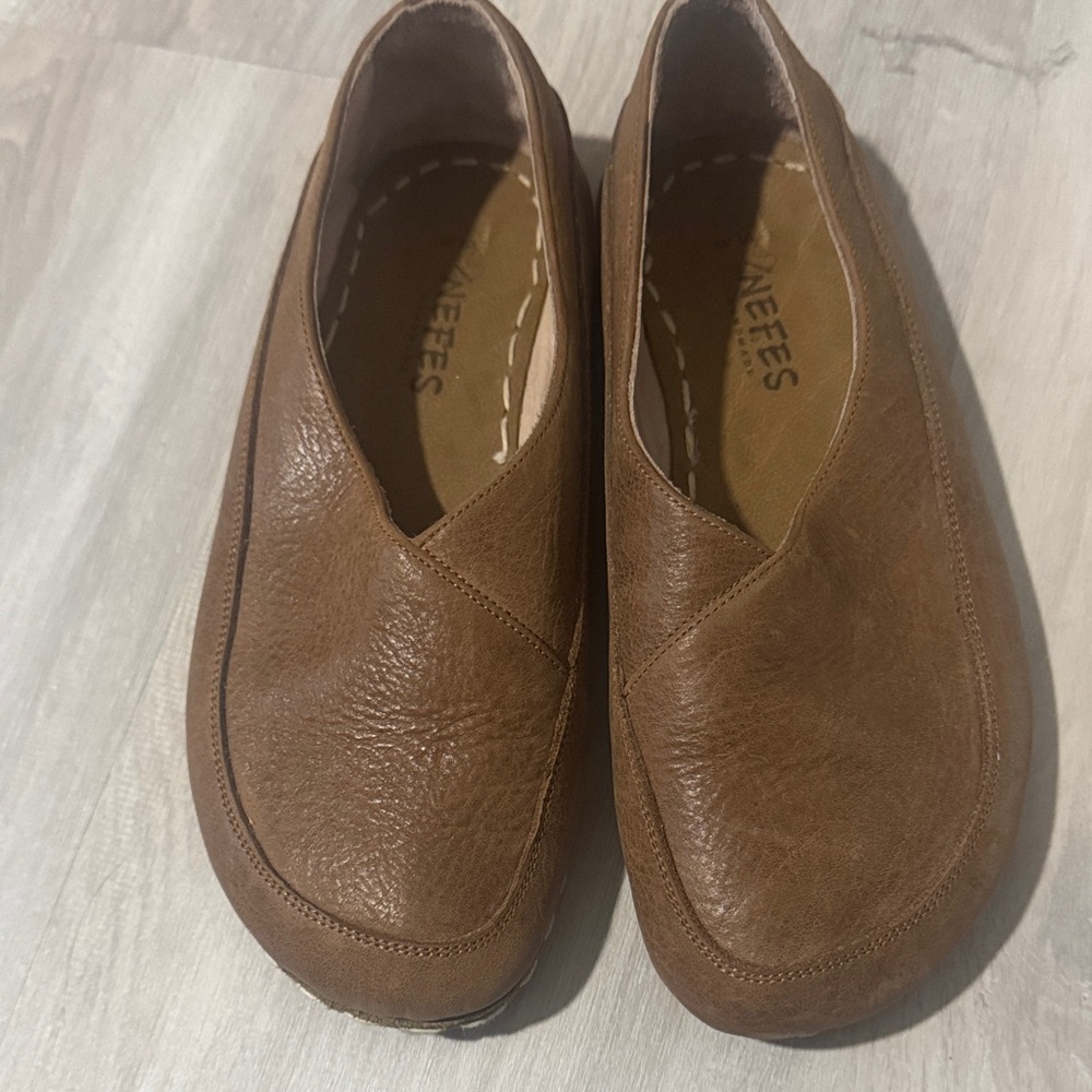 NWOT Nefes shoes size 10
